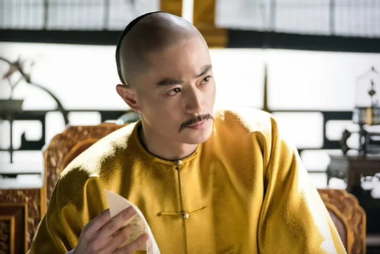 Hoắc Kiến Hoa không kìm được nước mắt khi xem bộ phim này
