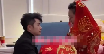 Mời cưới nhưng không một ai tới dự, chú rể vẫn làm điều này cho cô dâu