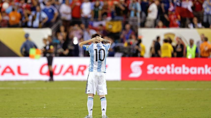 Hai lần chia tay cách nhau một thập kỷ của Messi: Từ nước mắt năm 2016 đến phút thứ 10 vỡ òa trên sân Monumental插图1 leo1