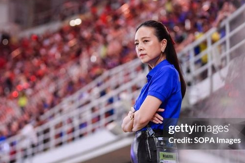 Madam Pang chịu sức ép lớn, bị kêu gọi từ chức sau thất bại của bóng đá Thái Lan