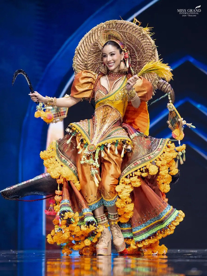 Patthama Jitsawat, đại diện chủ nhà Thái Lan khoe thần thái tự tin.