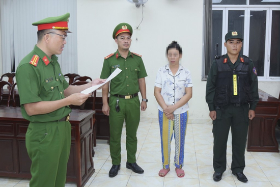 Khởi tố 2 người dùng 'chất cấm' vỗ béo cho hơn 2.300 con heo