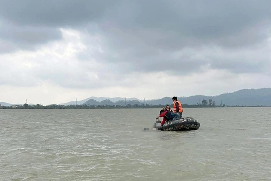 Bé gái 12 tuổi mất tích 3 ngày, phát hiện thi thể trên sông Lam