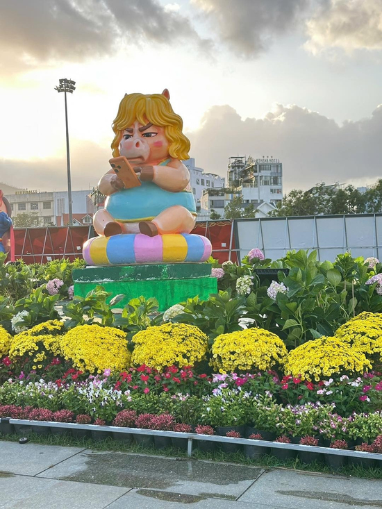 Loạt linh vật Tết Bính Ngọ gây cười