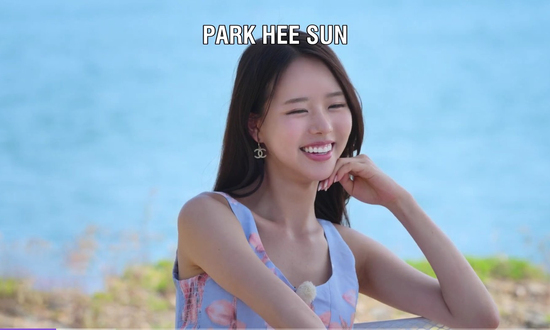 Á hậu học giỏi gây chú ý