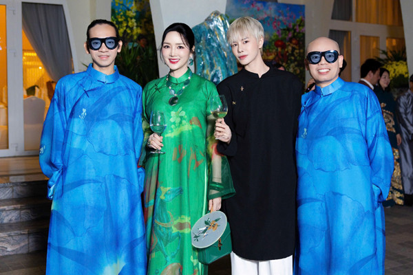 Không khí Tết rộn ràng trong bữa tiệc tất niên ở biệt thự 1000m2 của Giáng My - Ảnh 8.