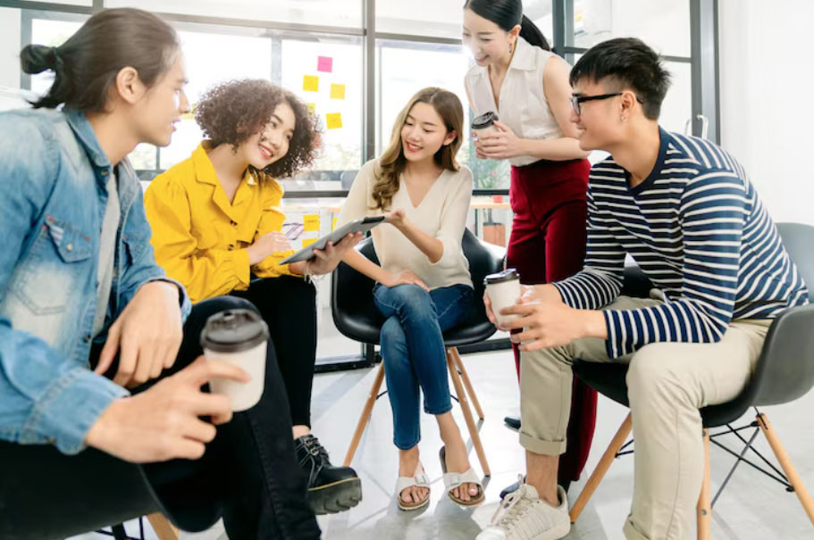 Vận hạn 12 cung hoàng đạo năm 2026: Người tiền vào ào ạt, kẻ lao đao giữa sóng gió - Ảnh 1.