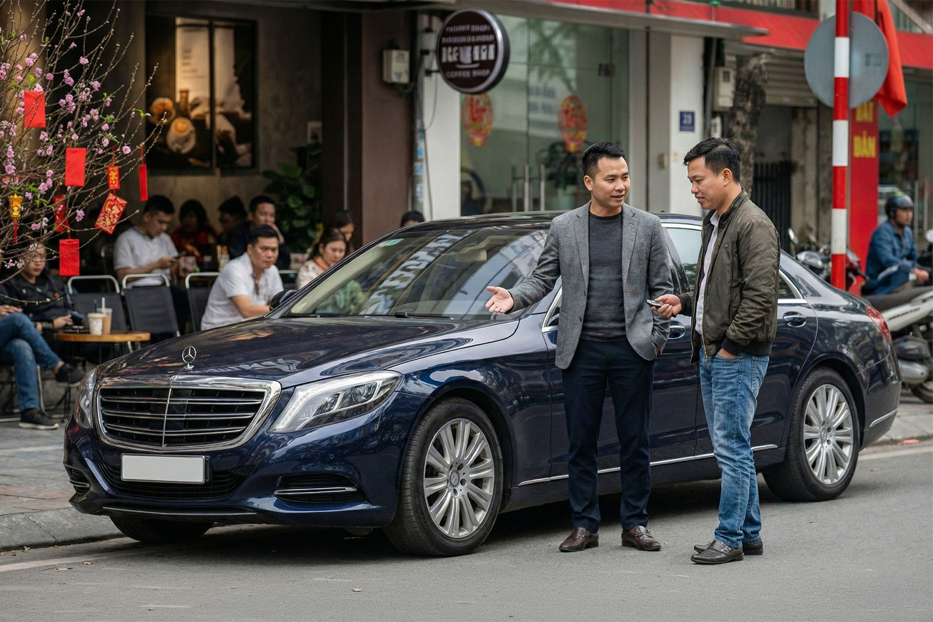 muon xe di choi Tet.jpg