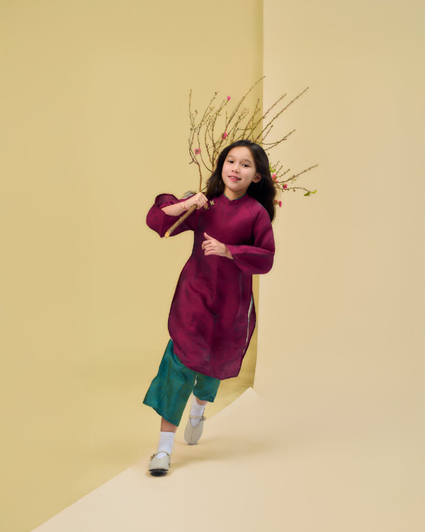 Con gái lai Tây của Hà Anh xúng xính áo dài đón Tết - Ảnh 4.