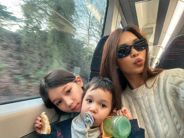 Con gái lai Tây của Hà Anh xúng xính áo dài đón Tết - Ảnh 9.