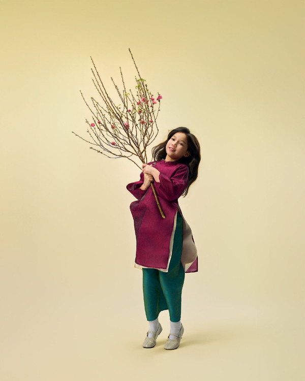 Con gái lai Tây của Hà Anh xúng xính áo dài đón Tết  - Ảnh 3.