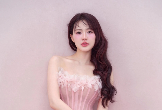 Nhan sắc đời thường của nữ diễn viên đóng vai Thiếu tá trong 'Không giới hạn'