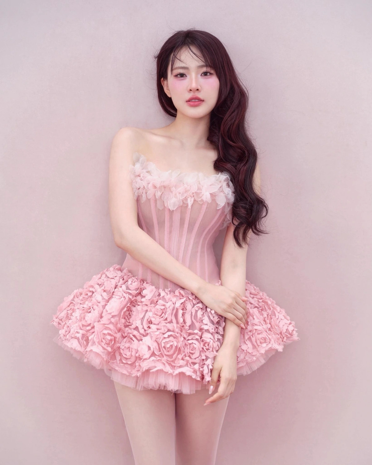 nhan sac doi thuong cua nu dien vien dong vai thieu ta trong khong gioi han hinh anh 7