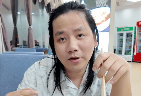 Khoa Pug trước khi phá sản tự tin là YouTuber Việt Nam giàu nhất tại Mỹ: '30 tỷ đối với tôi là rác'