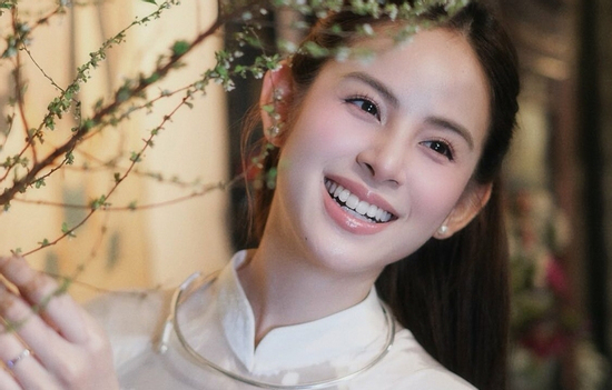 Không gian sống ngập sắc hoa của 'nàng dâu nhà giàu' Hương Liên