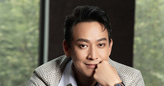 'Quý ông độc thân' Hứa Vĩ Văn, phong độ ngời ngời ở tuổi 46