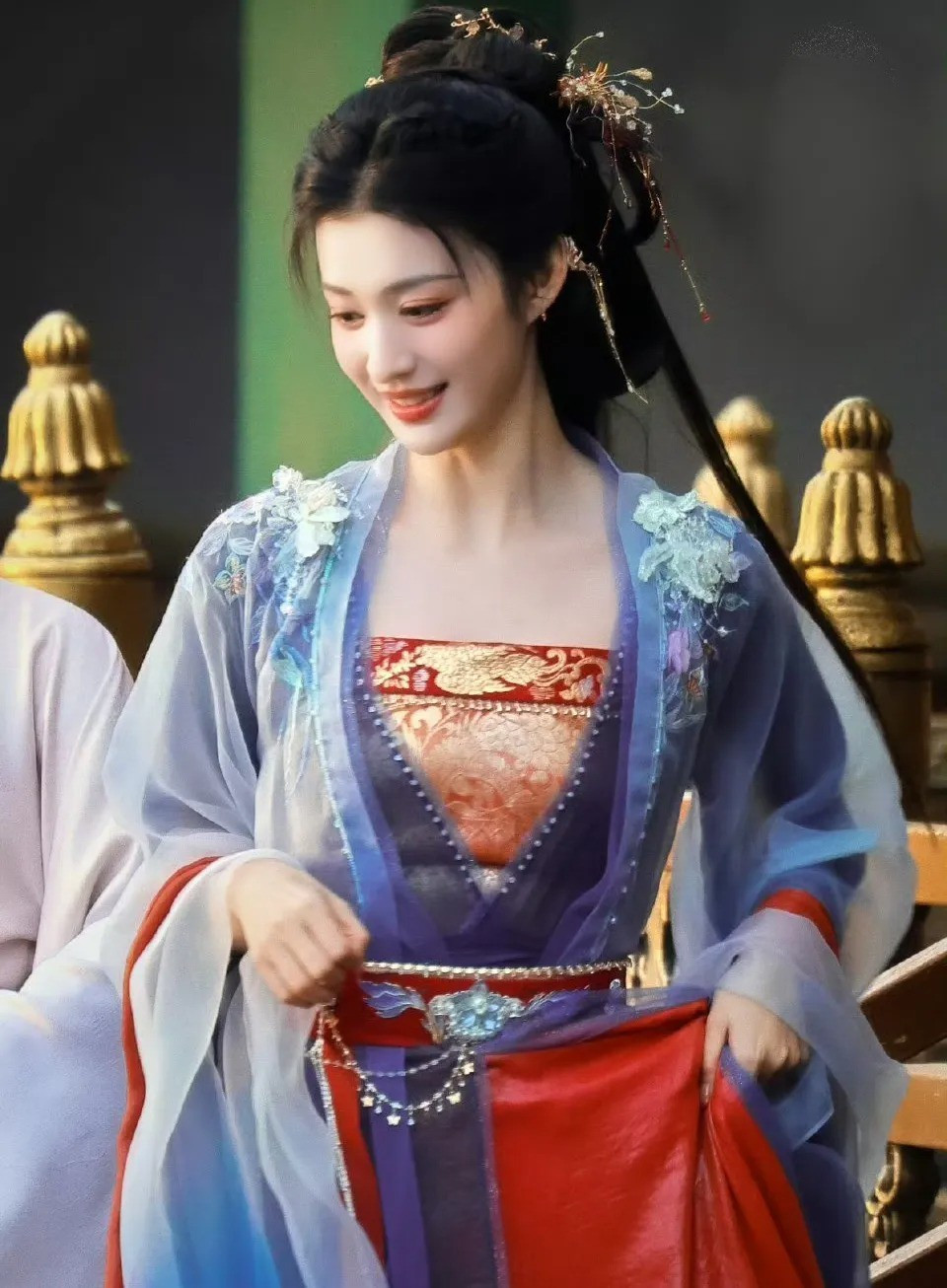 Phim Giây phút ấy quá giới hạn vẫn đang quay nhưng đã đứng top 2 phim được mong chờ nhất, chứng minh sức hút của hai diễn viên. Đứng top một trong những dự án chưa chiếu hot nhất là phim cổ trang Còn ra thể thống gì nữa cũng do Vương Sở Nhiên đóng chính. Bộ phim được đánh giá có nội dung thú vị, hậu trường hài hước, trailer hấp dẫn mới lạ, Vương Sở Nhiên không chỉ xinh đẹp, còn hợp với bạn diễn Thừa Lỗi.