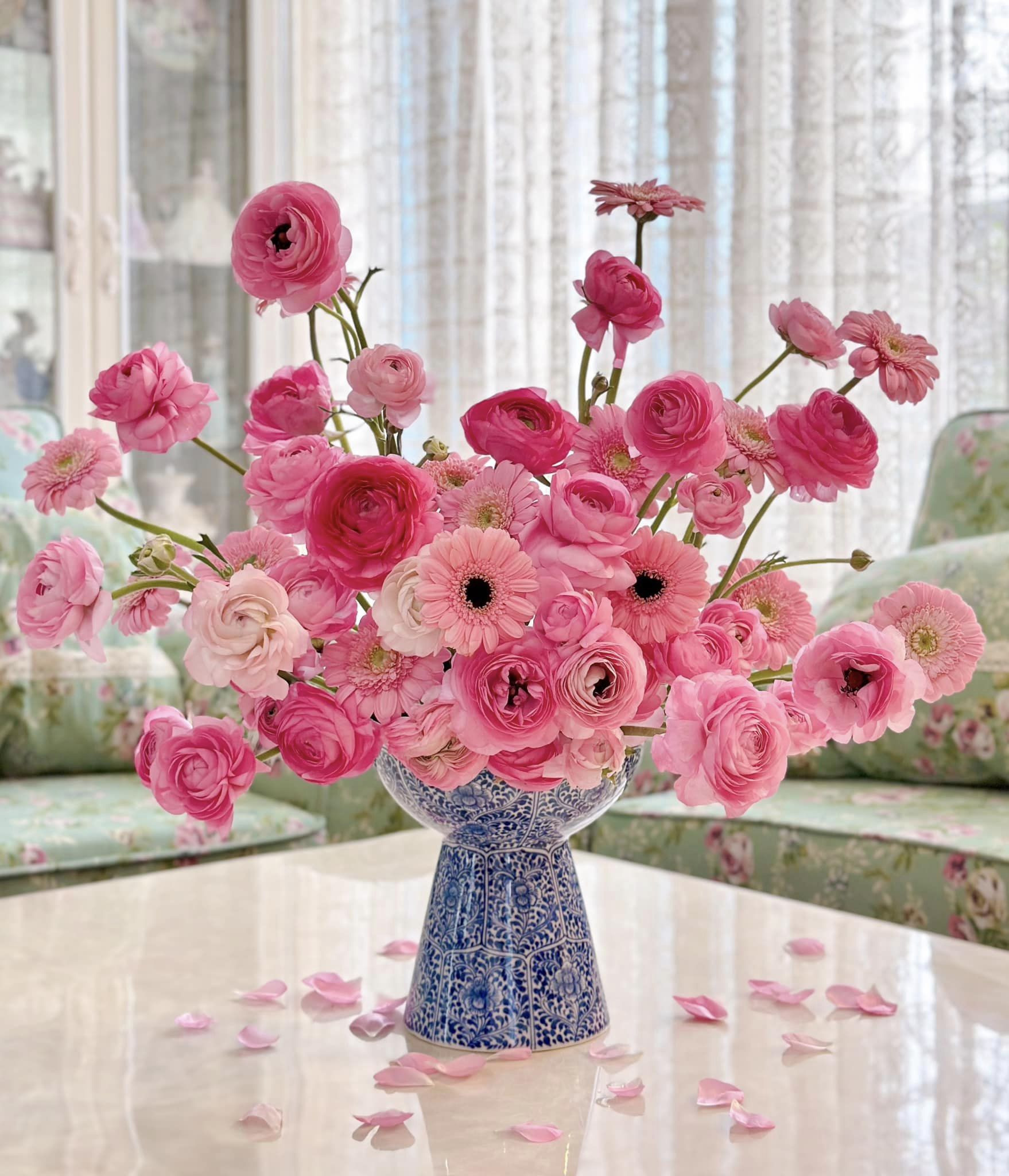 Loài hoa 'nghìn lớp' Hoa hậu Đỗ Hà cắm Tết này có gì đặc biệt? - Ảnh 4.