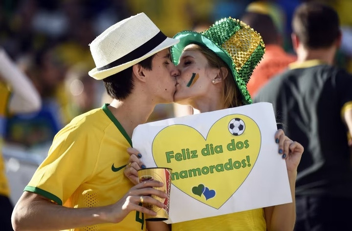 Người Brazil kỷ niệm Dia dos Namorados, hay Ngày của những người yêu nhau, vào ngày 12/6. (Ảnh: Getty Images)
