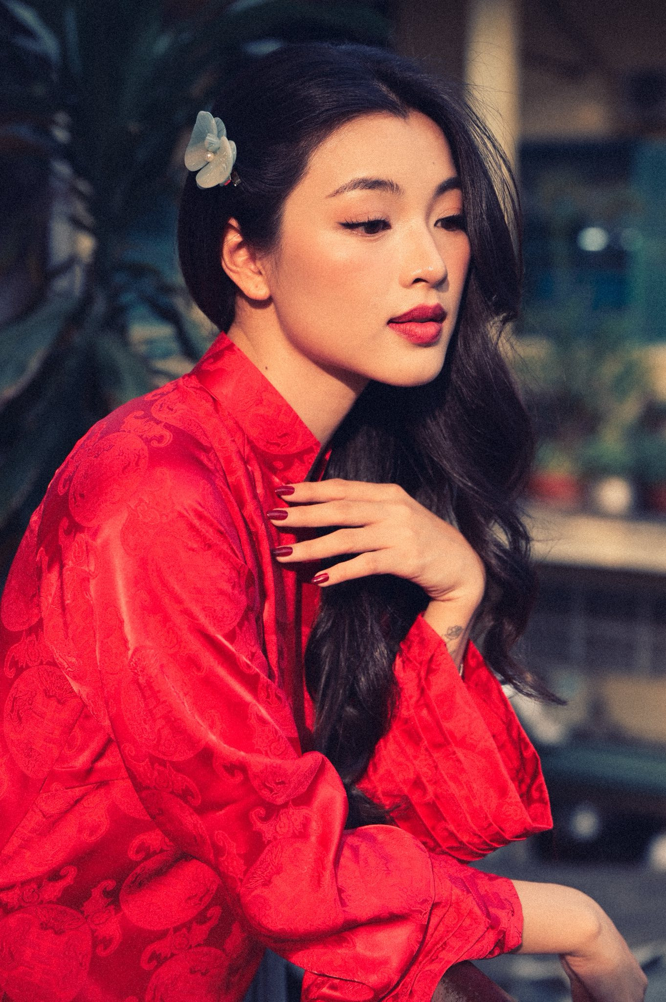 Vợ sắp cưới của nhạc trưởng Dustin Tiêu diện áo dài đỏ gây thương nhớ - Ảnh 6.