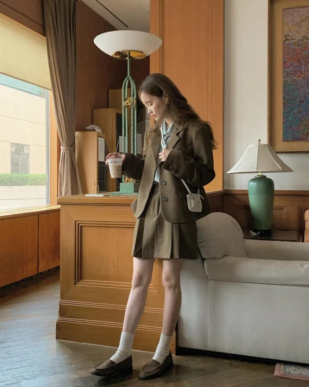 Diện đồ Mùng 1 Tết: Cứ mặc là đẹp, cứ lên đồ là sang! - Ảnh 2