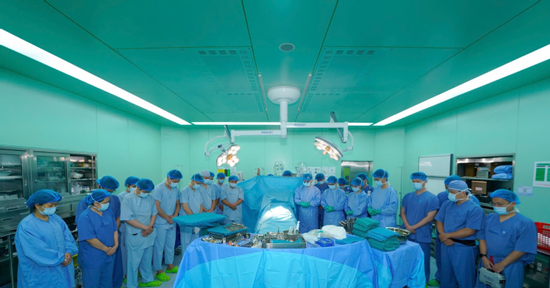 Hơn 200 nhân viên y tế xuyên đêm cuối năm thực hiện 4 ca ghép tạng