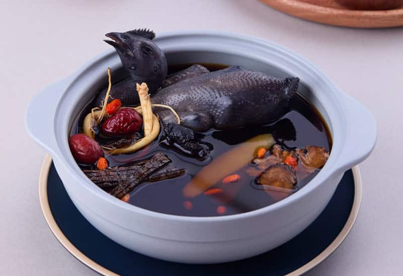 Ngọc Trinh khen món gà tiềm thuốc bắc độc đáo , ngon bổ dưỡng - Ảnh 4.