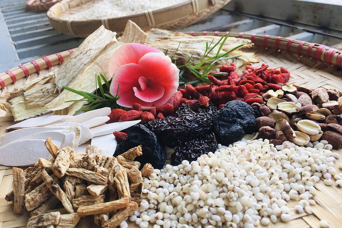 Ngọc Trinh khen món gà tiềm thuốc bắc độc đáo , ngon bổ dưỡng - Ảnh 7.