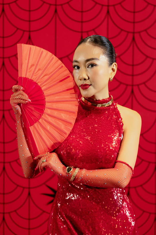 Nữ ca sĩ tuổi Ngọ lấy chồng Thụy Điển ở đời thực có cuộc sống viên mãn, tròn đầy - Ảnh 5.