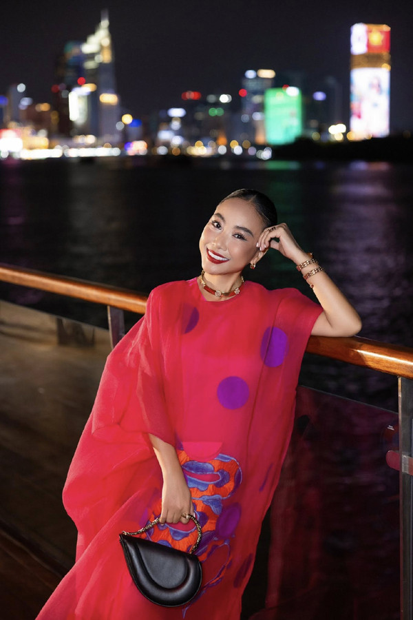 Nữ ca sĩ tuổi Ngọ lấy chồng Thụy Điển ở đời thực có cuộc sống viên mãn, tròn đầy - Ảnh 6.