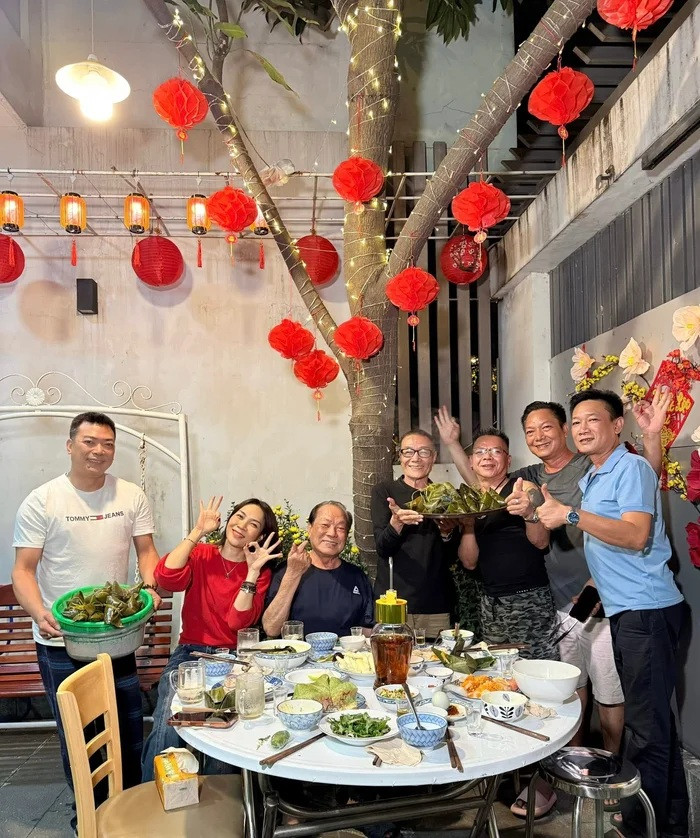 Bắt gặp Mai Tài Phến về ăn Tết cùng gia đình Mỹ Tâm- Ảnh 5.
