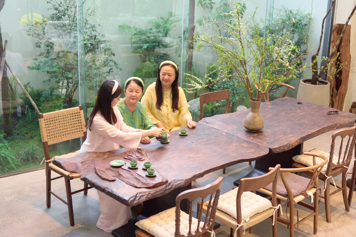 Biệt thự ngập hoa đón Tết của Midu - Ảnh 4.