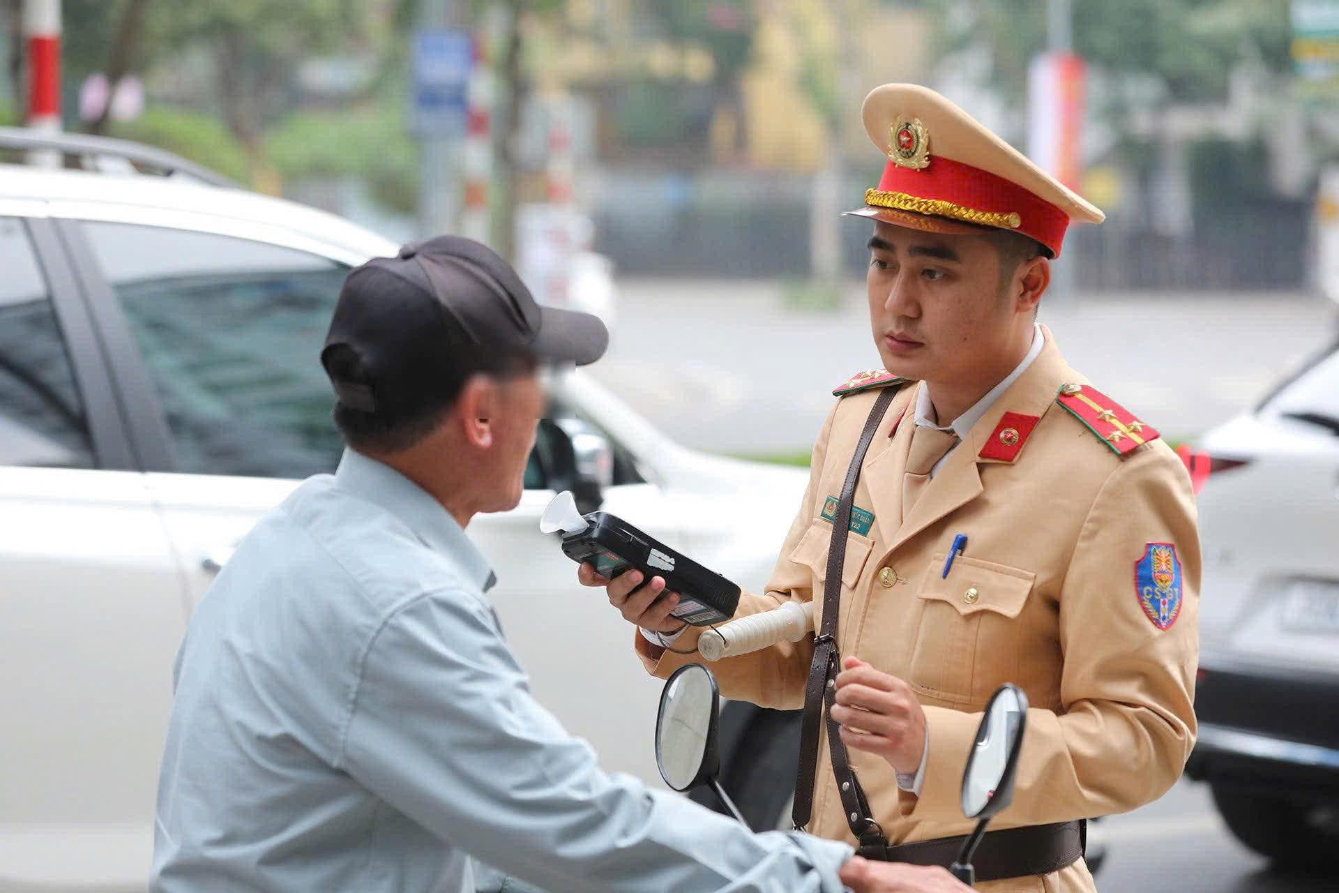 Hơn 800 trường hợp vi phạm nồng độ cồn bị xử lý trong Tết Bính Ngọ 2026 - Ảnh 1.