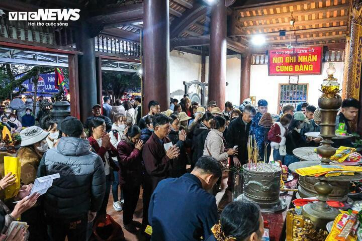 Tháng Giêng là thời điểm thích hợp để đi lễ chùa. (Ảnh minh họa: Viên Minh)