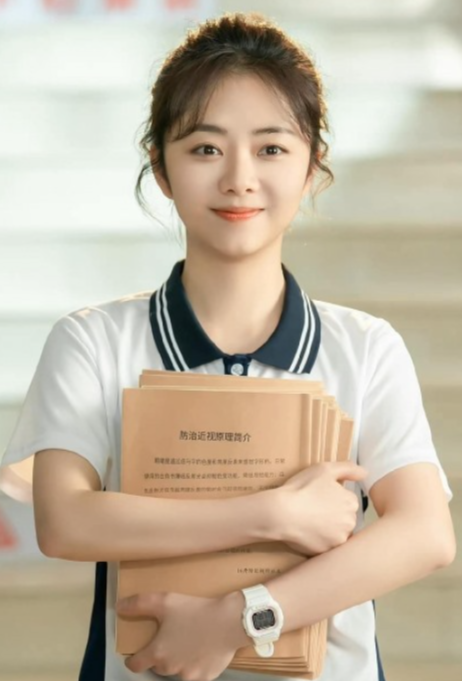 Vì sao Đàm Tùng Vận bị 100 đoàn phim từ chối vì nhan sắc? - Ảnh 1