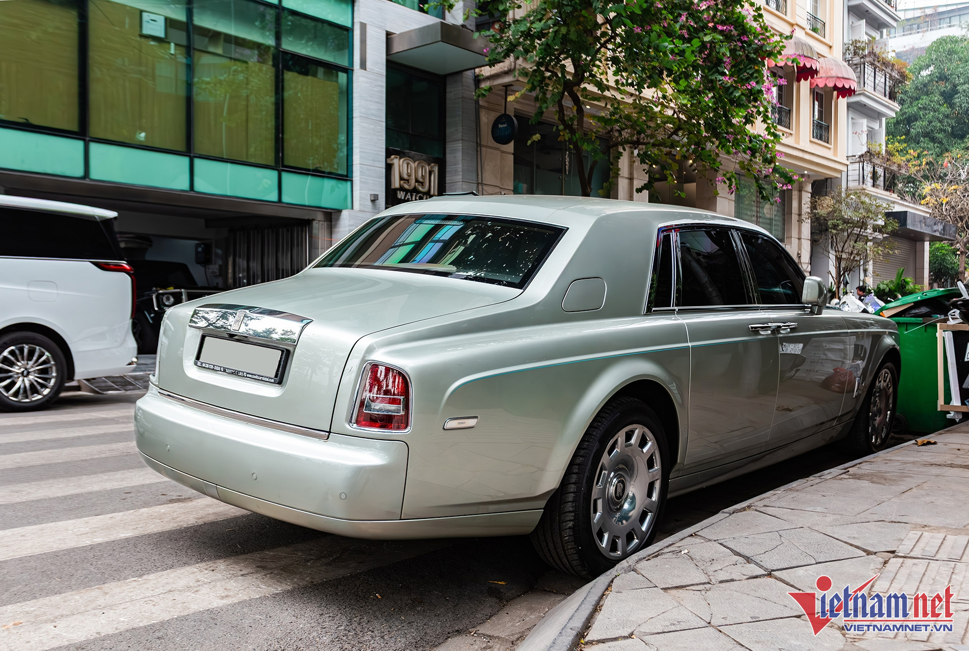 W-phantom hadar 3.jpg