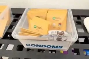 'Cháy' 10.000 bao cao su chỉ trong 3 ngày tại Thế vận hội Mùa đông 2026