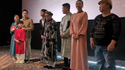 Tổng giám đốc Lotte quỳ lạy khán giả Việt Nam