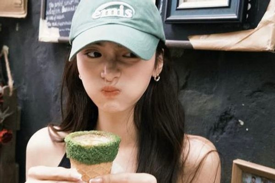 5 loại thực phẩm TỒI TỆ nhất cho da được bác sĩ phẫu thuật thẩm mỹ tiết lộ: Ăn ít thôi!