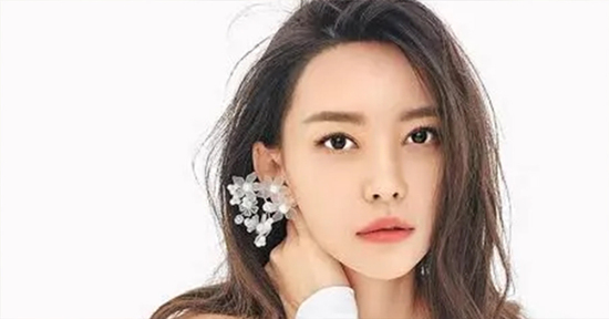 Ca sĩ Vu Văn Văn ngã quỵ trên sân khấu, cấp cứu trong hôn mê