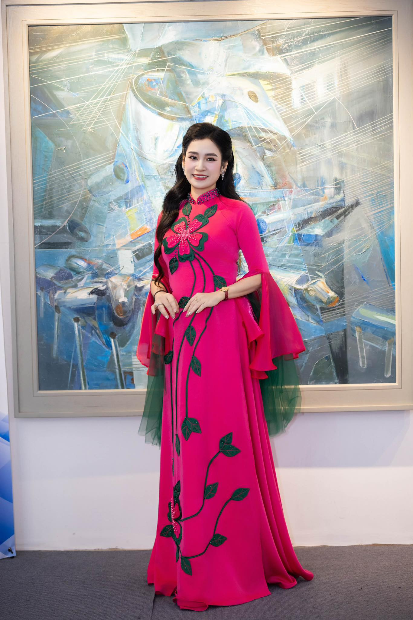 MC Thanh Mai nổi bật với áo dài Tết truyền thống và hiện đại năm 2026 - Ảnh 7.