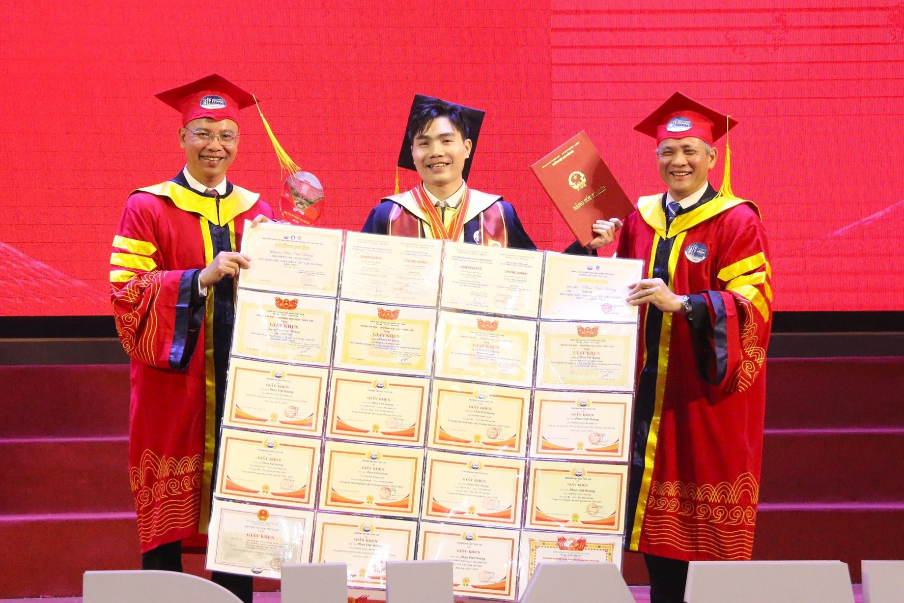 phan việt hoàng (2).JPG