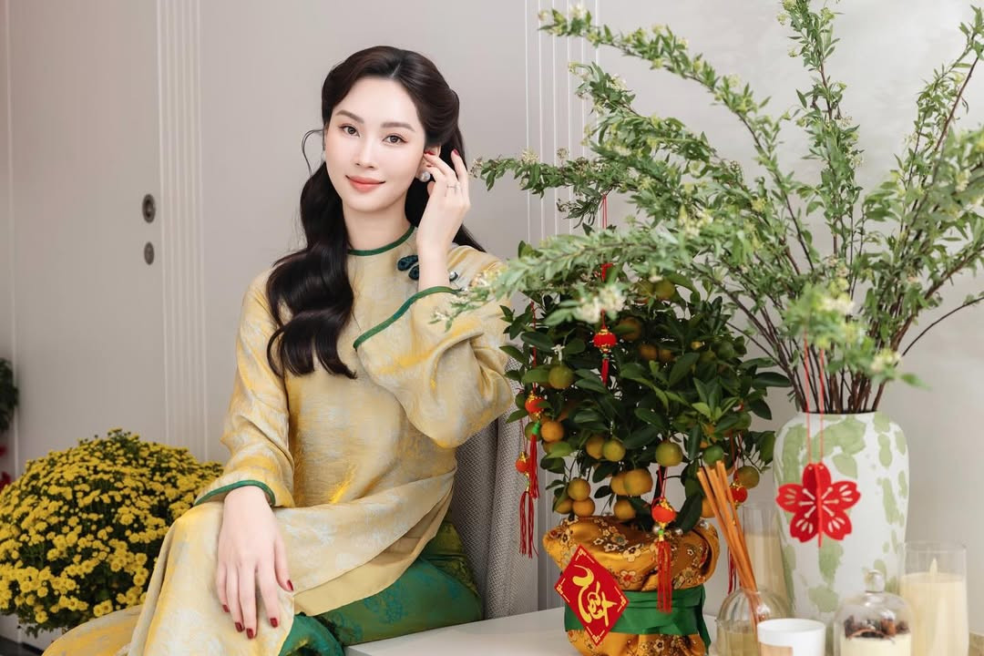 Hoa hậu Đặng Thu Thảo thả nhẹ vài tấm ảnh mùng 3 Tết mà ai cũng phải xuýt xoa - Ảnh 3.