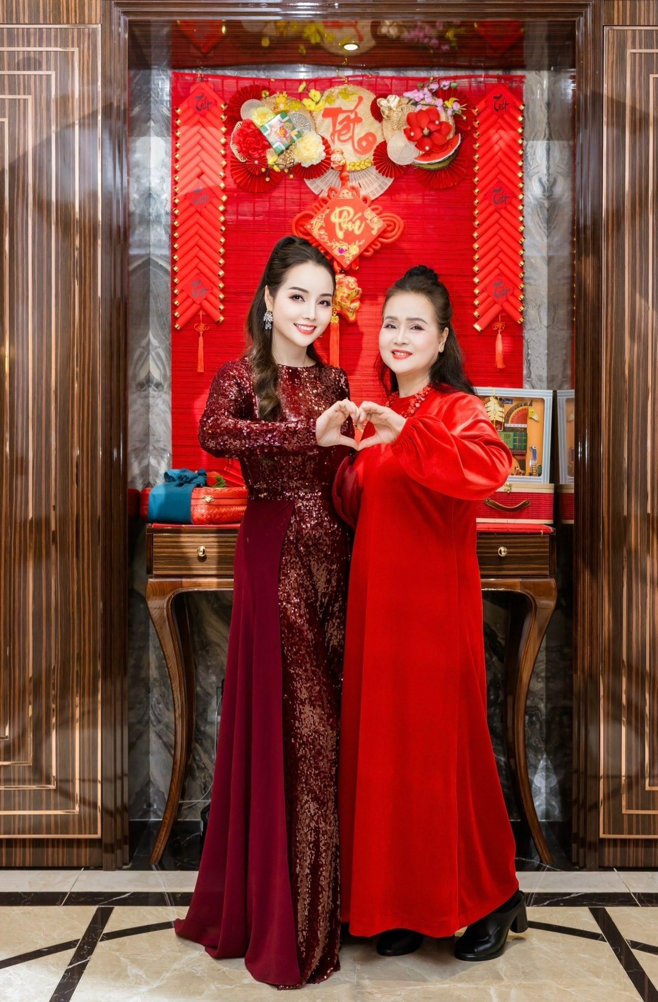 Tết ấm áp trong vòng tay nội - ngoại của gia đình Mai Thu Huyền - Ảnh 8.