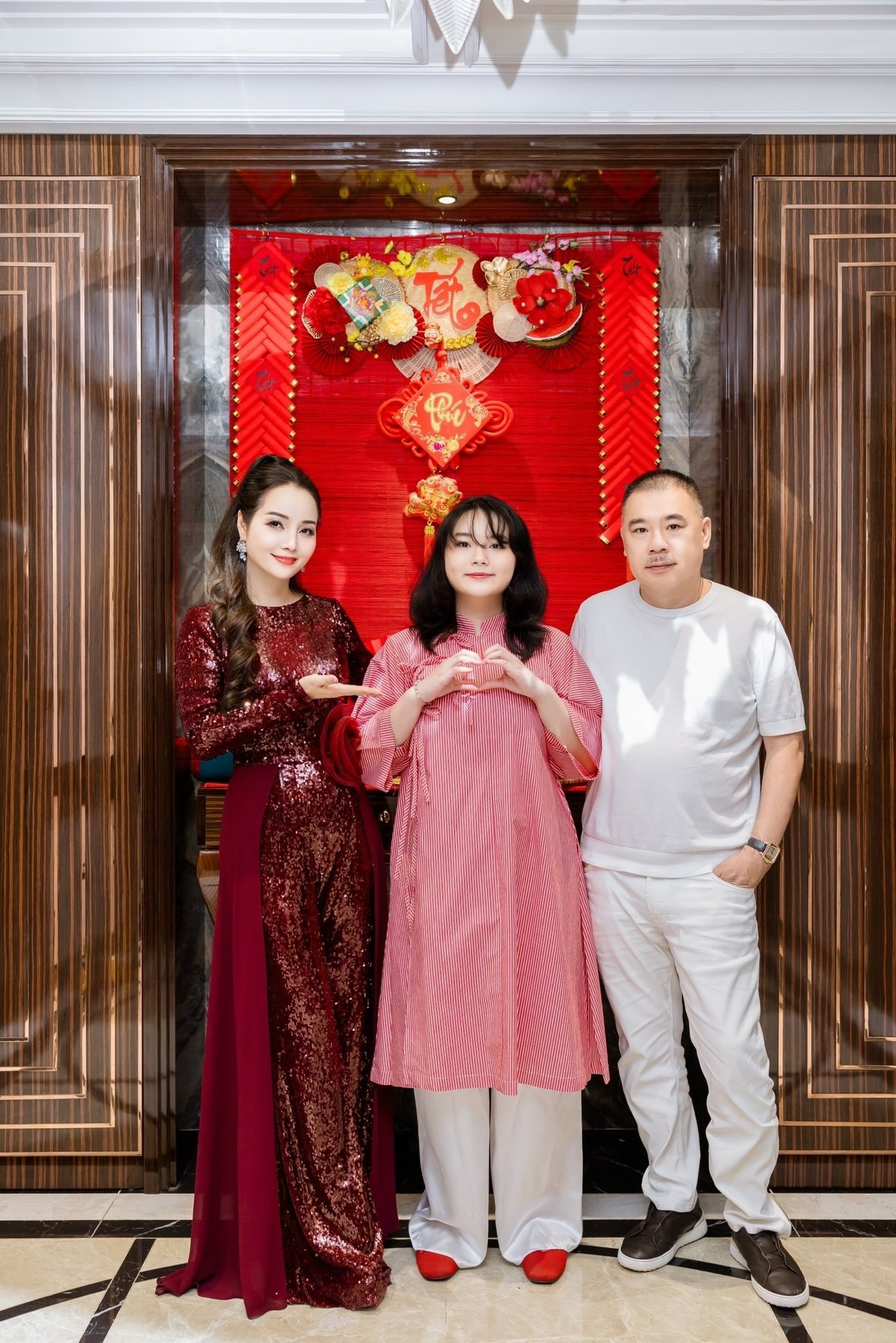 Tết ấm áp trong vòng tay nội - ngoại của gia đình Mai Thu Huyền - Ảnh 5.