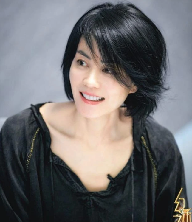 Tiết mục âm nhạc của Vương Phi bị nhiều chuyên gia âm nhạc và khán giả chê bai - Ảnh 2