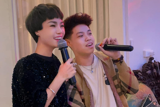 1 nữ ca sĩ Việt nói thẳng về quan điểm: 'Có con dâu là mất con trai'