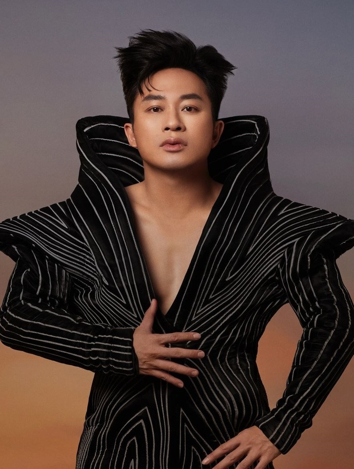 Ca sĩ Tùng Dương.