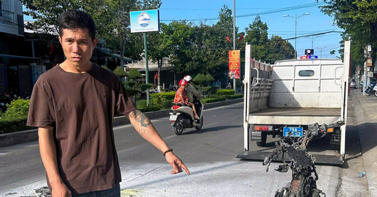 Người đàn ông châm lửa đốt xe khi bị CSGT phát hiện vi phạm