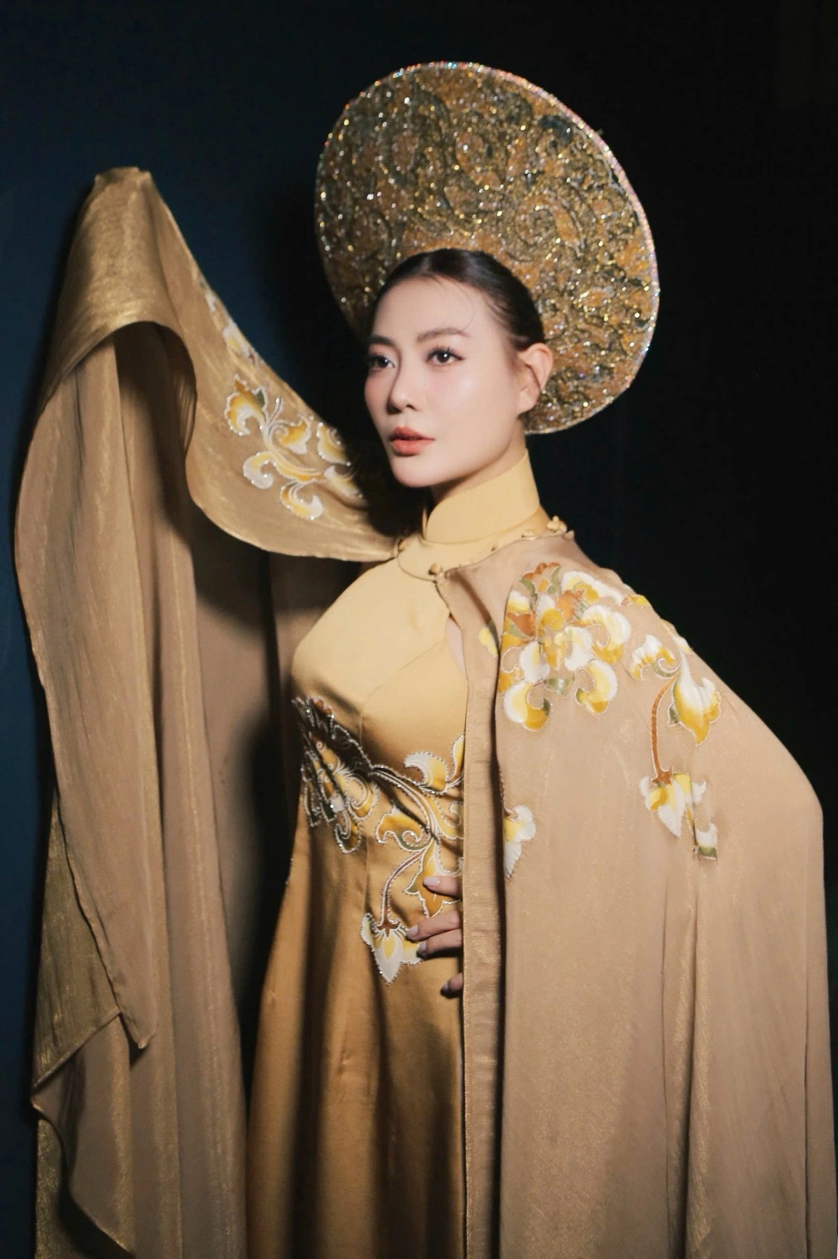 nhan sac nu dien vien dong cung voi nghe si xuan hinh trong mui pho hinh anh 8